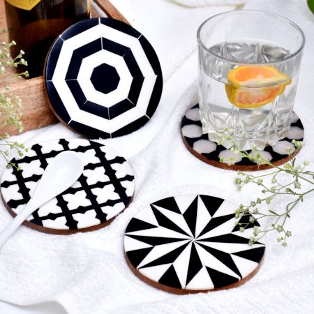 Handmade Black and White Round Resin Set of 4 Decorative Table Coasters